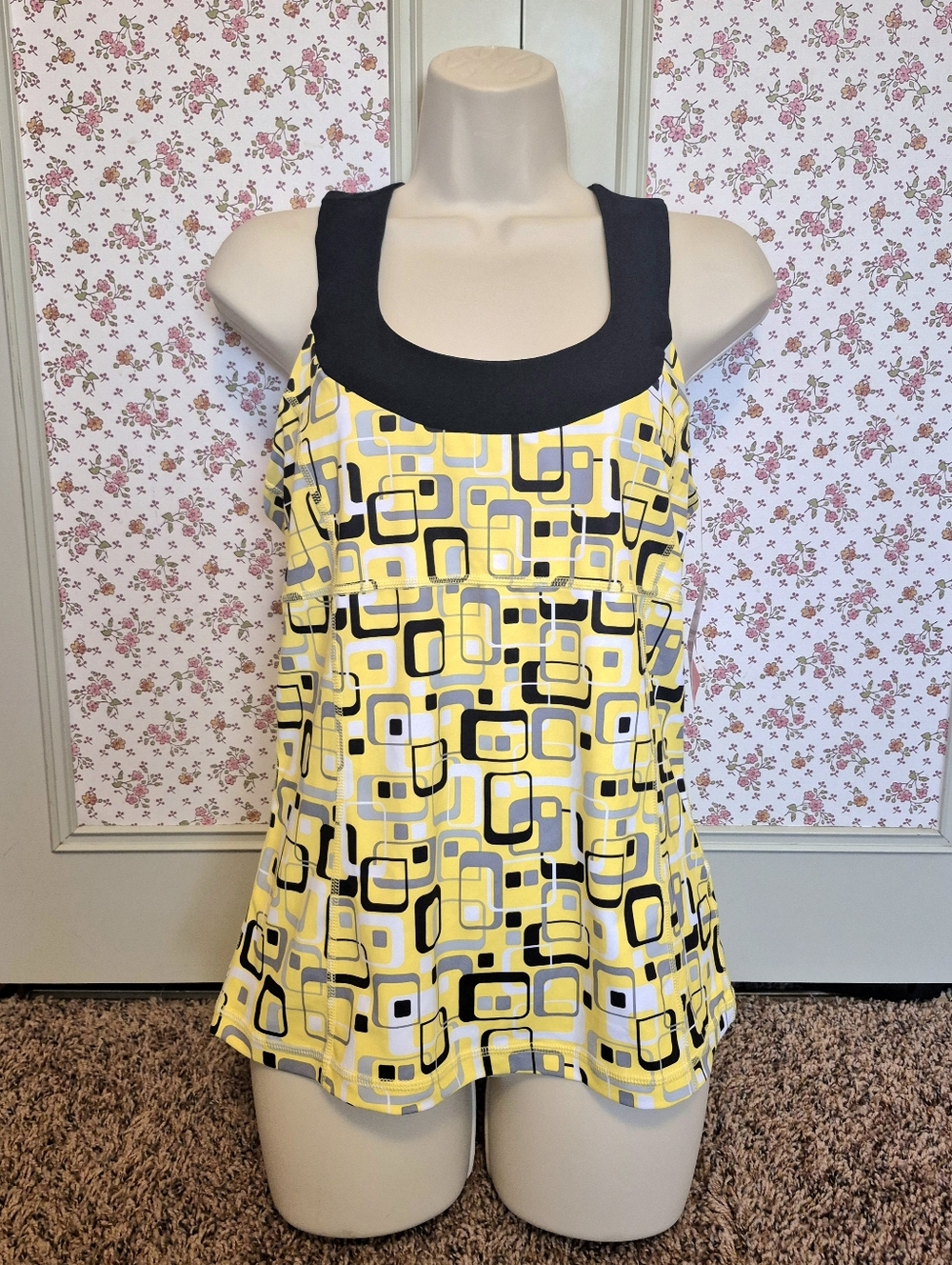 New Xersion Yellow Geometric Racerback Tank with Built-in In Bra Size M